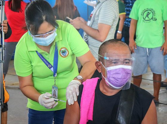 Taal Volcano evacuees now at 6,000; Vaccination continues at evac centers